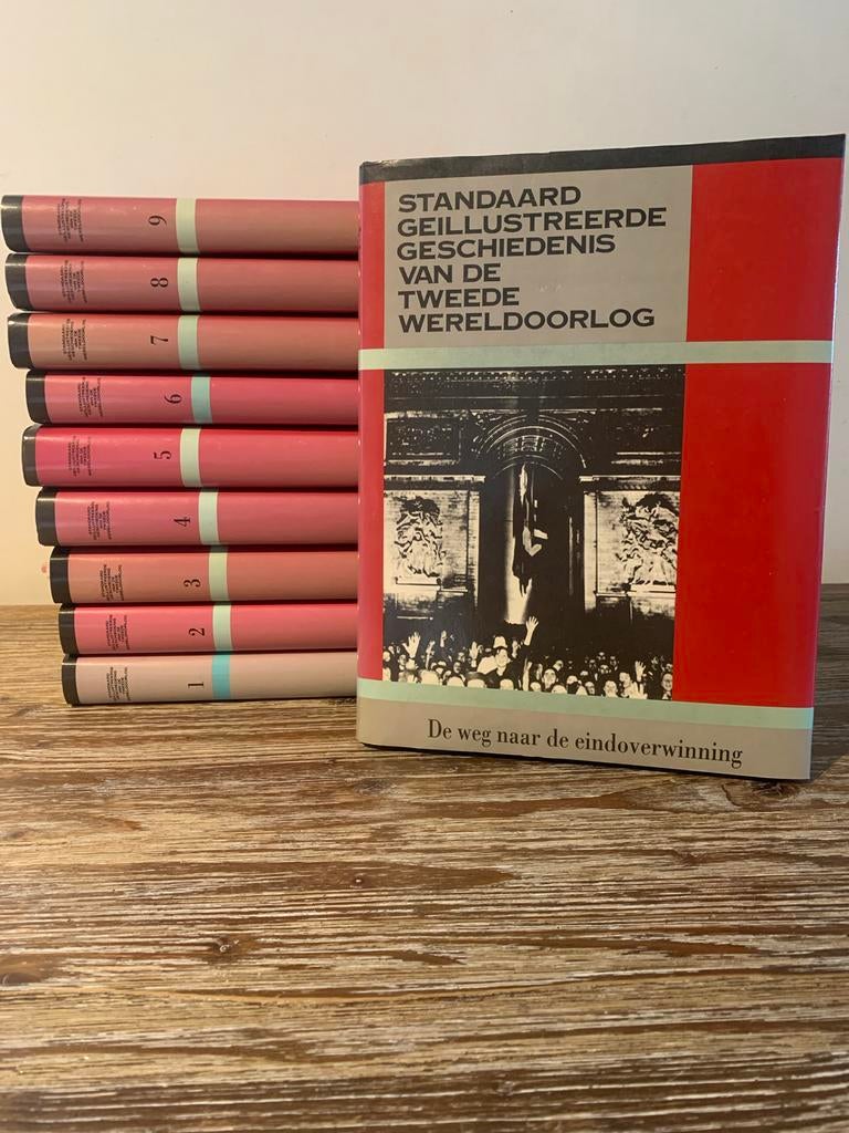 Standaard Geïllustreerde Geschiedenis WOII - 10 Delig, Boeken, Ophalen of Verzenden, Gelezen