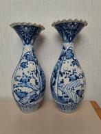 Antieke Japanse Arita vazen met golfrand, hoogte 37,5 cm., Antiek en Kunst, Ophalen of Verzenden