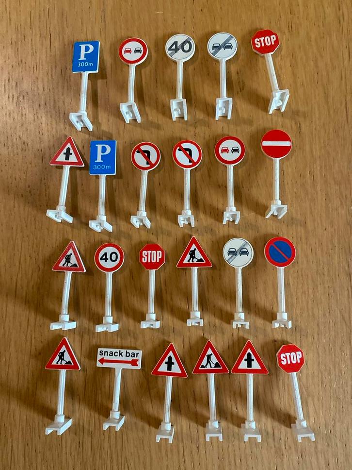 Lego Verkeersborden - 23 stuks, Kinderen en Baby's, Speelgoed | Duplo en Lego, Gebruikt, Lego, Losse stenen, Ophalen of Verzenden