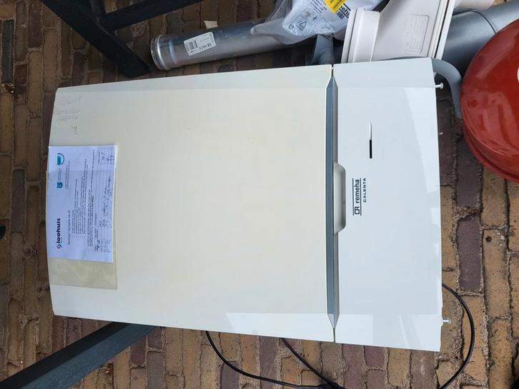 Remeha Calenta CW5, Doe-het-zelf en Verbouw, Verwarming en Radiatoren, Cv-ketel of Combi-ketel, 30 tot 80 cm, Minder dan 60 cm