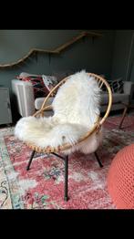 vintage rotan stoel jaren 70 Rohe + schapenvacht, Bruin, Riet of Rotan, Ophalen of Verzenden, Zo goed als nieuw