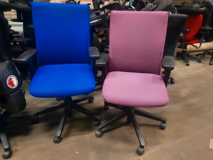 grote partij bureaustoelen circ 500 stuks geen losse verkoop, Huis en Inrichting, Bureaustoelen, Gebruikt, Bureaustoel, Zwart