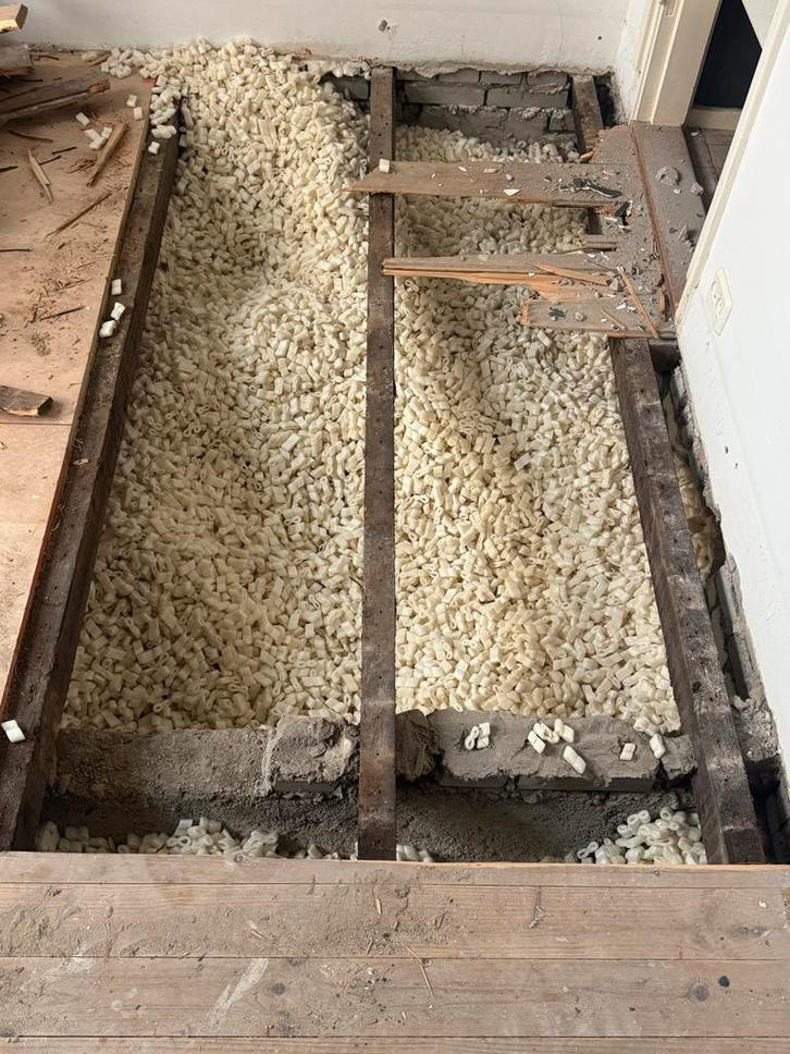 Gratis: 7m3 kruipruinte isolatiechips Zelf Afhalen, Doe-het-zelf en Verbouw, Isolatie en Afdichting, Gebruikt, Vloerisolatie, Overige materialen