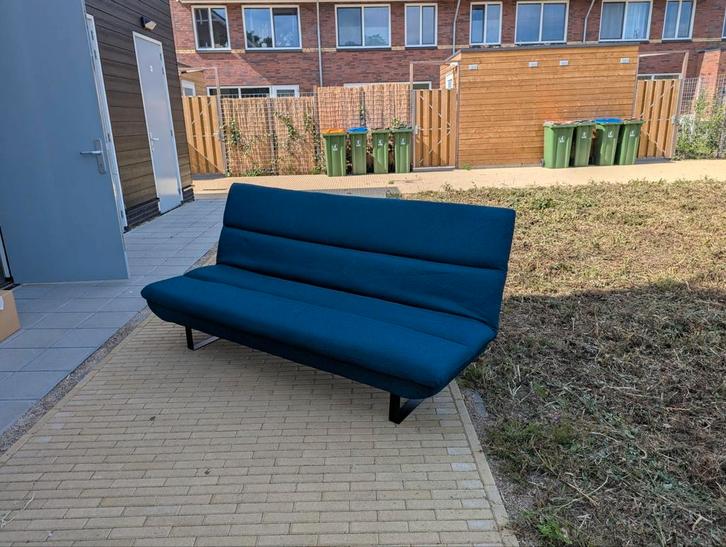 Mooie donkerblauwe slaapbank - Leen Bakker, Huis en Inrichting, Slaapkamer | Slaapbanken, Zo goed als nieuw, 140 cm, 200 cm, Eenpersoons