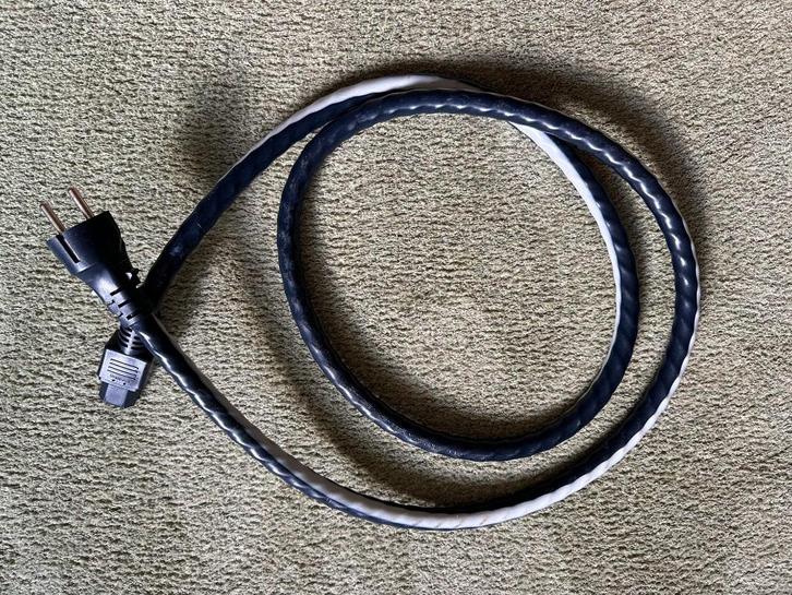 Belden netsnoer 1,8 meter hifi audio high end, Audio, Tv en Foto, Audiokabels en Televisiekabels, Zo goed als nieuw, Overige kabels