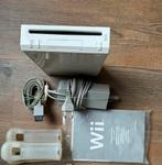 Wii console met bijbehorende stekkers en boekjes, Ophalen of Verzenden, Zo goed als nieuw