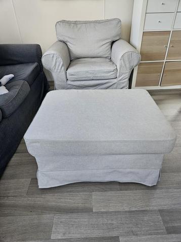 IKEA Ektorp fauteuil + poef – grijs (met gloednieuwe hoes!)