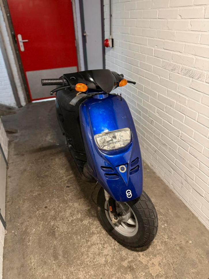 Gillera Typhoon 70 cc 2 takt, Fietsen en Brommers, Scooters | Piaggio, Zo goed als nieuw, Overige modellen, Tweetakt, Ophalen
