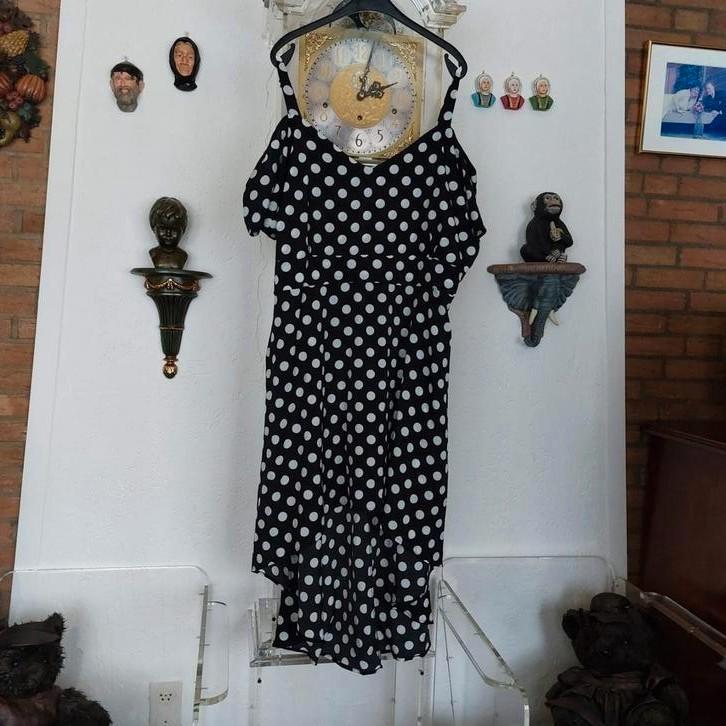 Jurk van het merk Rosegal.  Maat 46/48, Kleding | Dames, Grote Maten, Zo goed als nieuw, Jurk, Zwart, Verzenden
