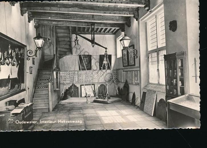 Oudewater - Interieur Heksenwaag [KRST009-1649, Verzamelen, Ansichtkaarten | Nederland, Ongelopen, Zuid-Holland, 1940 tot 1960