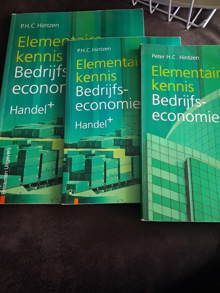 Bedrijfseconomie Boek - P.H.C. Hintzen, Boeken, Ophalen of Verzenden, Zo goed als nieuw, MBO, P.H.C. Hintzen