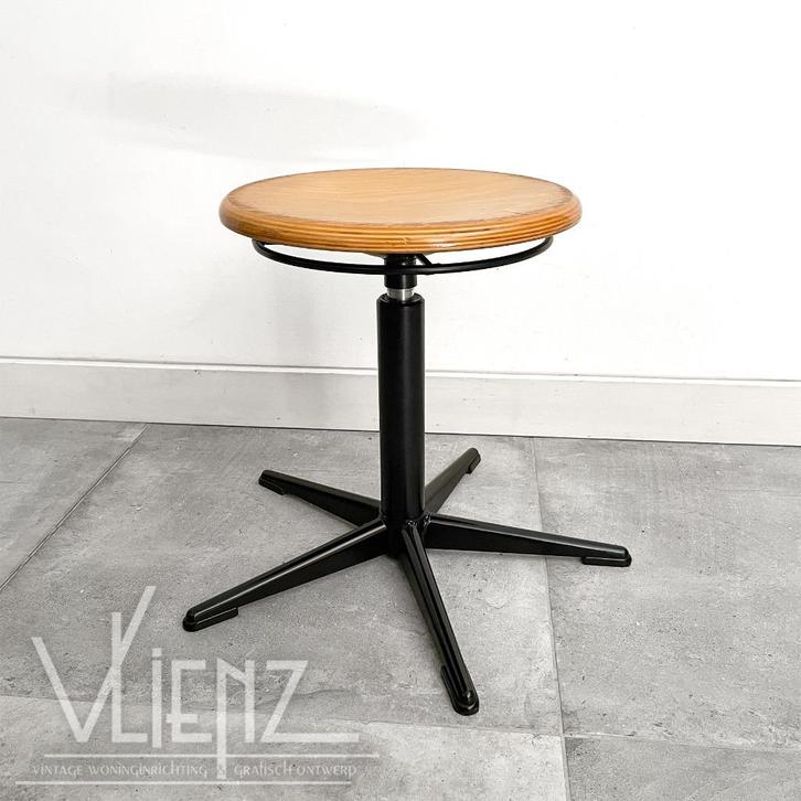 Vintage, industriële kruk, atelierkruk, hoogte verstelbaar, Huis en Inrichting, Krukjes, Gebruikt, In hoogte verstelbaar, Ophalen of Verzenden