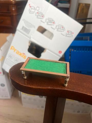Miniatuur biljarttafel beschikbaar voor biedingen