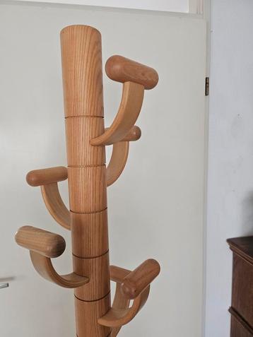 Houten Italiaanse Design Kapstok - Jaren 80 beschikbaar voor biedingen