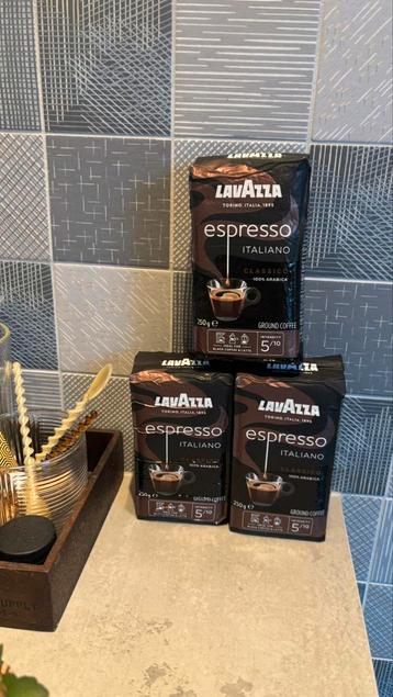 Lavazza koffie espresso classico gemalen 3x 250 gram beschikbaar voor biedingen