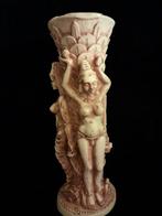 egyptiche sculptuur vaas 3 vrouwen met hond  adelaar cobra, Overige materialen, Overige kleuren, Ophalen of Verzenden, Zo goed als nieuw