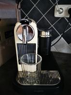 Nespresso magimix met melkopschuimer, Gebruikt, Koffiemachine, Ophalen of Verzenden, Koffiepads en cups