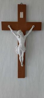 Kruisbeeld houten kruis met porseleinen Christus beeld, Antiek en Kunst, Antiek | Religie, Ophalen