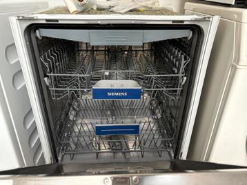 Zo goed als Nieuw Jong Siemens iQ300 inbouw Vaatwasser(2024) beschikbaar voor biedingen