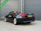 BMW 3-serie Cabrio 320i High Executive Leder/Clima/Cruise/PD, Auto's, BMW, 4 cilinders, Bedrijf, Handgeschakeld, 1570 kg