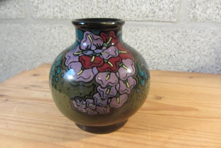 Vaasje (plateel) van Regina, Gouda, Antiek en Kunst, Antiek | Keramiek en Aardewerk, Ophalen of Verzenden