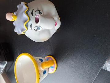 Mevrouw tuit en het kopje van Disney. beschikbaar voor biedingen