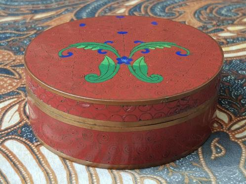 Origineel antiek doosje uit China van cloisonne 9,2 cm., Antiek en Kunst, Antiek | Woonaccessoires, Ophalen of Verzenden