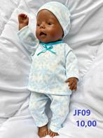 Poppenkleertjes baby pop set. Opbrengst KiKa., Ophalen, Nieuw, Babypop