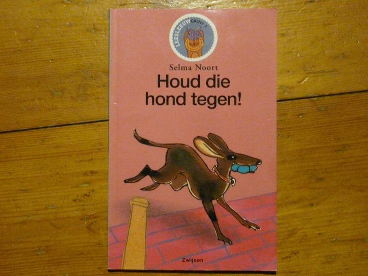 Houd die hond tegen (Groep 3 / leerjaar 1), Boeken, Kinderboeken | Jeugd | onder 10 jaar, Zo goed als nieuw, Fictie algemeen, Ophalen of Verzenden