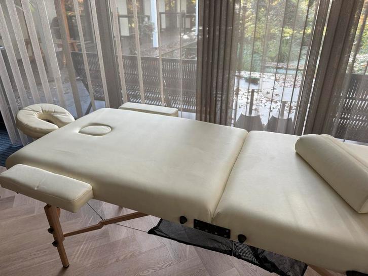 Massagetafel - Inklapbaar en Draagbaar, Sport en Fitness, Massageproducten, Zo goed als nieuw, Massagetafel, Ophalen