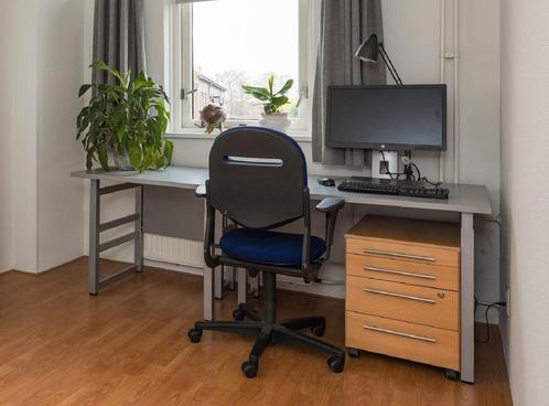 Groot en degelijk hoekbureau 200x240cm, Huis en Inrichting, Bureaus, Gebruikt, Bureau, In hoogte verstelbaar, Ophalen
