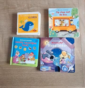 Kartonboek: R.Scarry, Woezel& Pip,Kleuren,Op stap met de bus beschikbaar voor biedingen