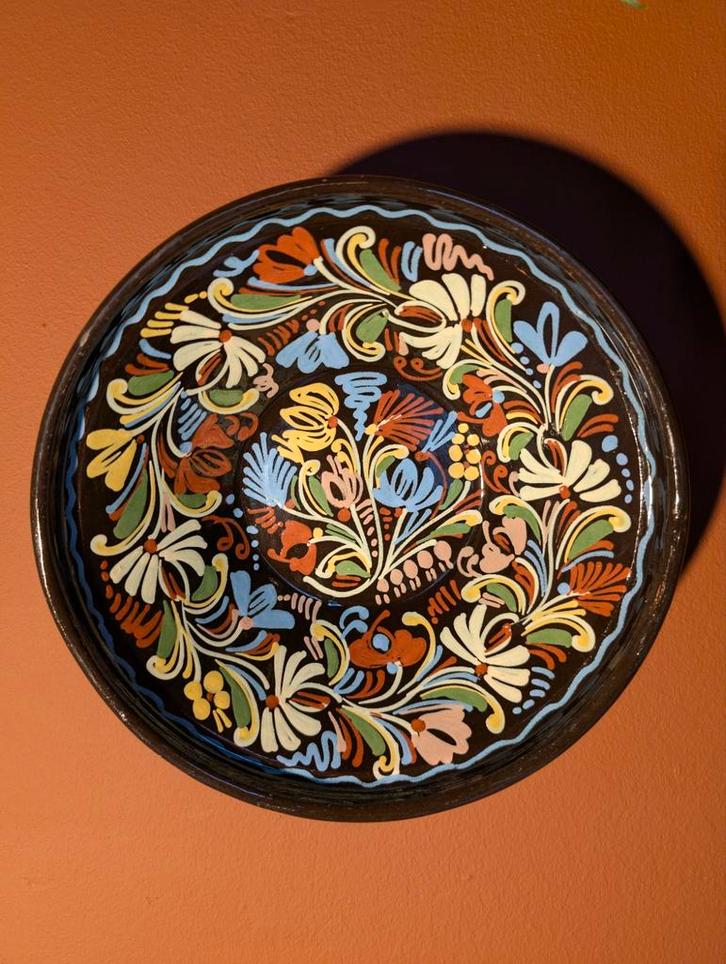 Hongaars volkskunst bord - Ø 24 cm, Huis en Inrichting, Woonaccessoires | Schalen en Manden, Zo goed als nieuw, Overige materialen