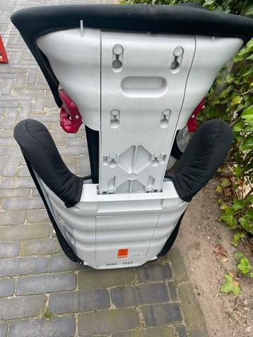 2 autostoeltjes Römer. Nog in prima staat!! beschikbaar voor biedingen