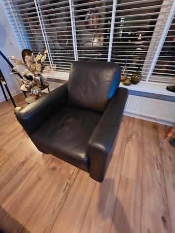zwart/bruin lederen fauteuil stoel beschikbaar voor biedingen