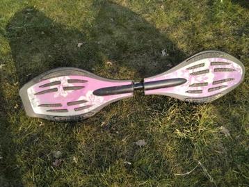 Roze waveboard beschikbaar voor biedingen