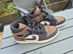 Nike air Jordan, maat 39, Ophalen of Verzenden, Zo goed als nieuw, Bruin, Sneakers of Gympen