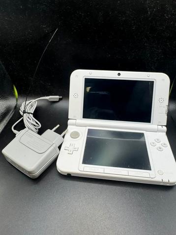 Nintendo 3ds xl wit netjes beschikbaar voor biedingen