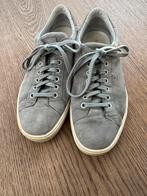 Mooie grijs suède gympen van santoni in maat 38,5., Kleding | Dames, Schoenen, Ophalen of Verzenden, Sneakers of Gympen, Gedragen