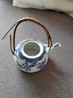 Vintage Theepot met Blauw Bloemmotief, Ophalen, Zo goed als nieuw