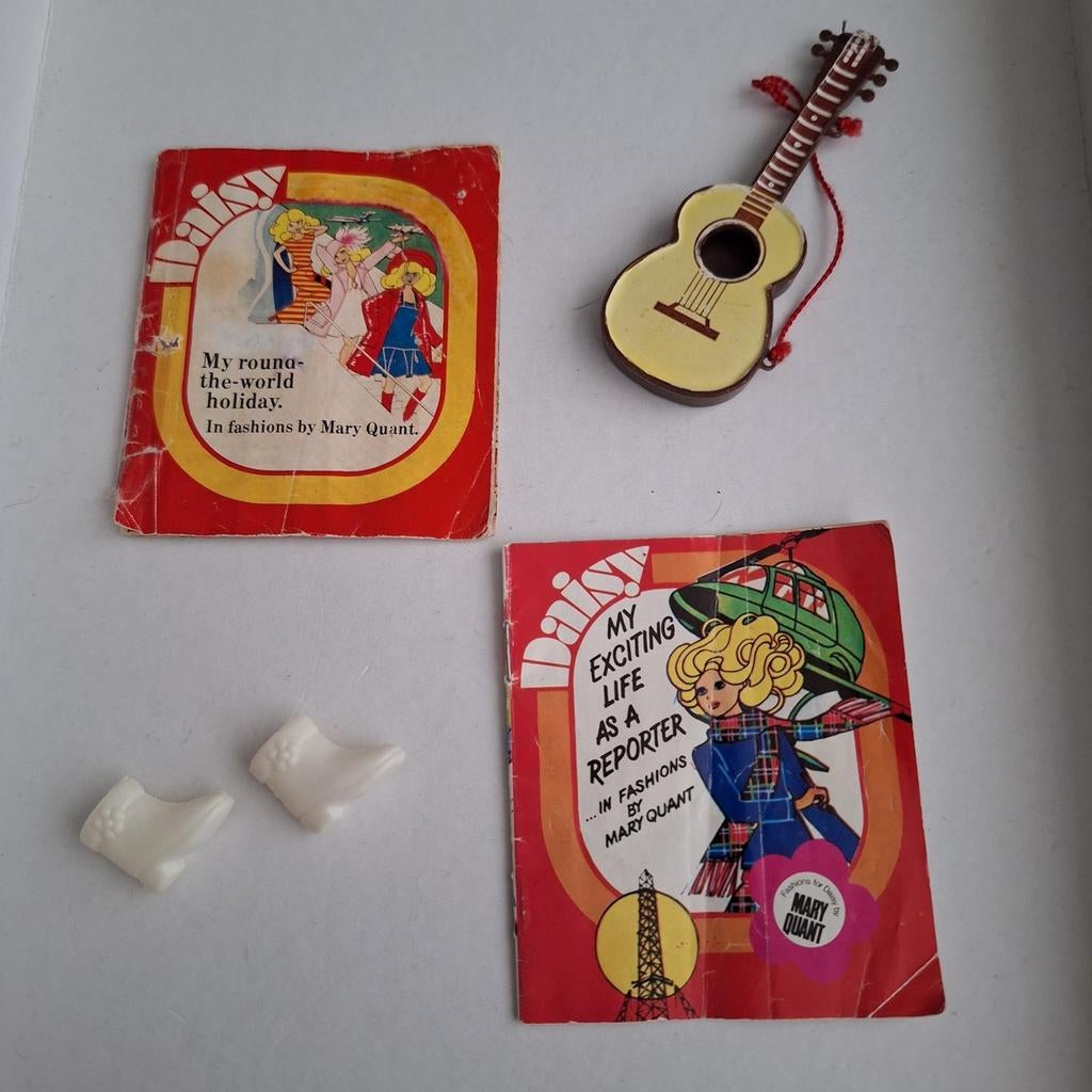 Daisy kleding catalogus., Verzamelen, Poppen, Ophalen of Verzenden, Gebruikt, Pop