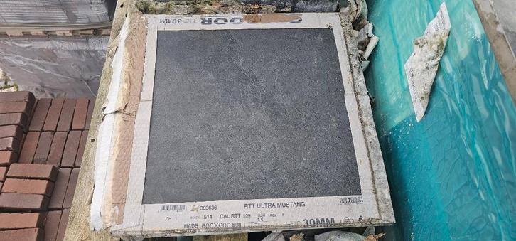 ruim 100 m3 Keramische tegel 60x60x3 cm Ultra Mustang Klijn, Tuin en Terras, Tegels en Klinkers, Nieuw, Terrastegels, Keramiek