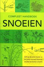 Compleet handboek snoeien - Lewis Hill, Ophalen of Verzenden, Zo goed als nieuw, Lewis Hill, Tuinieren en Tuinplanten