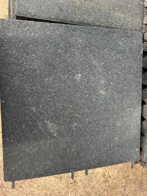320 stuks rubberen tegels 50x50x6, Tuin en Terras, Tegels en Klinkers, Overige typen, Rubber, 10 m² of meer, Ophalen