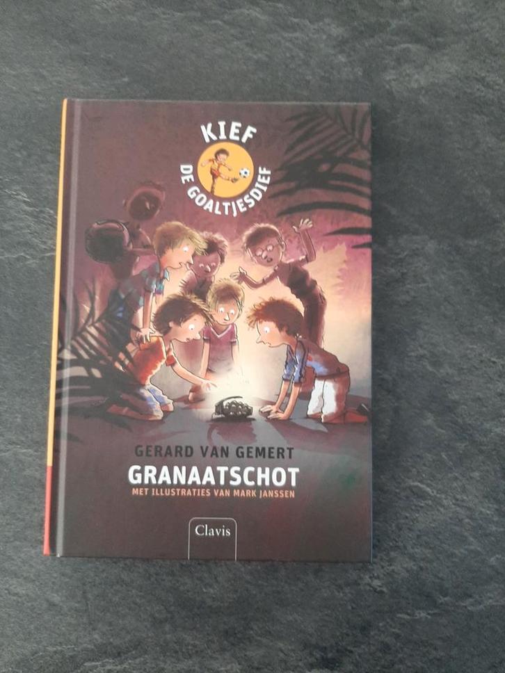 Gerard van Gemert - Granaatschot, Boeken, Kinderboeken | Jeugd | onder 10 jaar, Zo goed als nieuw, Fictie algemeen, Ophalen of Verzenden