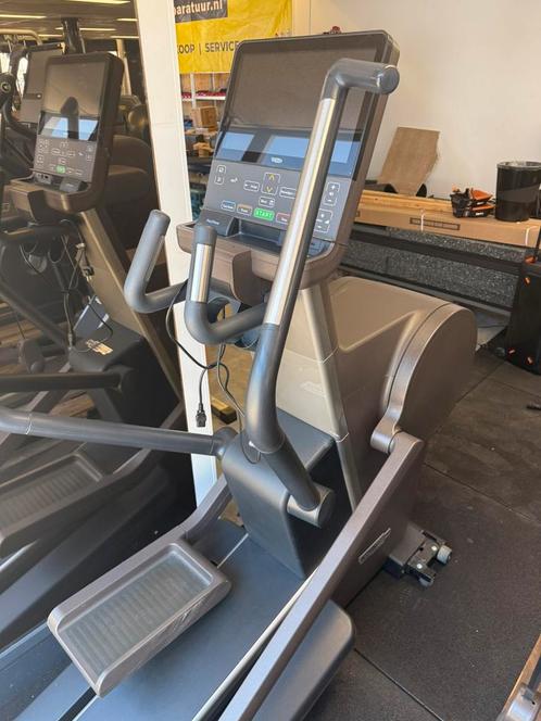 Technogym Artis Synchro Unity 2.0, Sport en Fitness, Fitnessapparatuur, Zo goed als nieuw, Crosstrainer, Armen, Buik, Kunststof