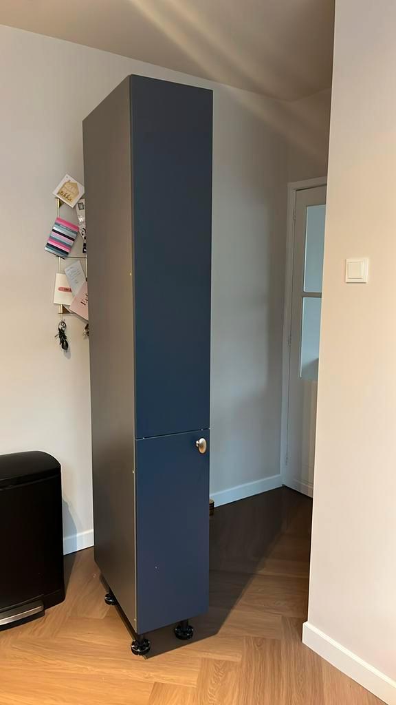 Hoge keukenkast, Huis en Inrichting, Keuken | Keukenelementen, Zo goed als nieuw, 150 tot 200 cm, Minder dan 50 cm, 25 tot 50 cm