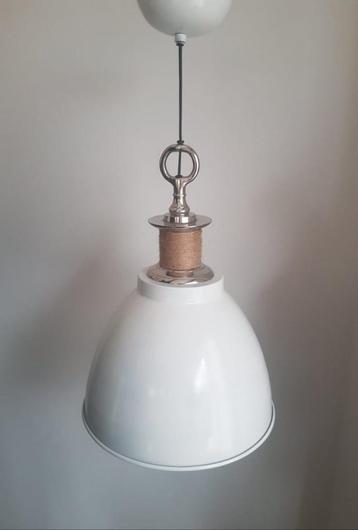 Landelijk witte hanglamp beschikbaar voor biedingen