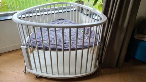 box op wieltjes, incl 2 remmen,leuke vorm, incl 2 boxkleden, Kinderen en Baby's, Boxen, Gebruikt, Wieltjes, Ophalen