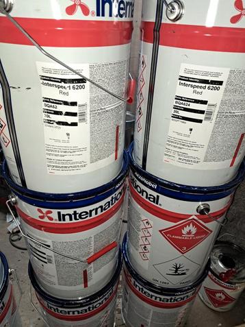 Antifouling,   ZWART, blauw, rood. primers en lakken beschikbaar voor biedingen